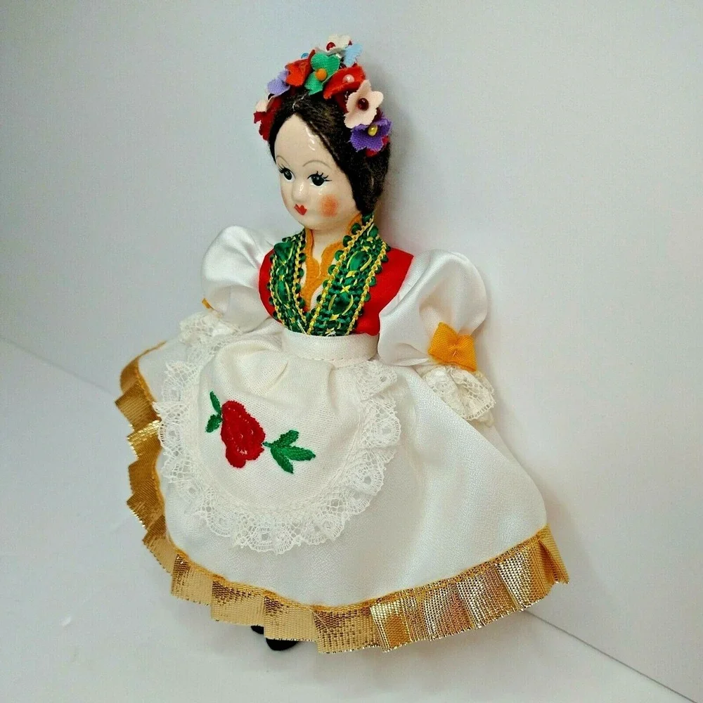 Vintage Hungarian Doll  Folk Costume Hand Painted 1990 Porcelain.‎